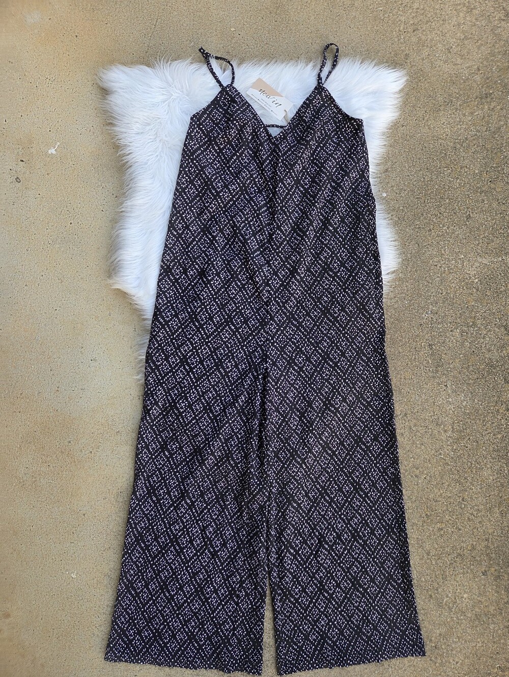 Very J New In - Women's Black Patterned Wide-Leg Jumpsuit - Size Medium